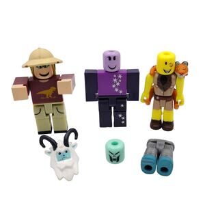 Roblox Toy Lot 3 Complete Action Figures and Additional Accessories Pieces 2.5"
